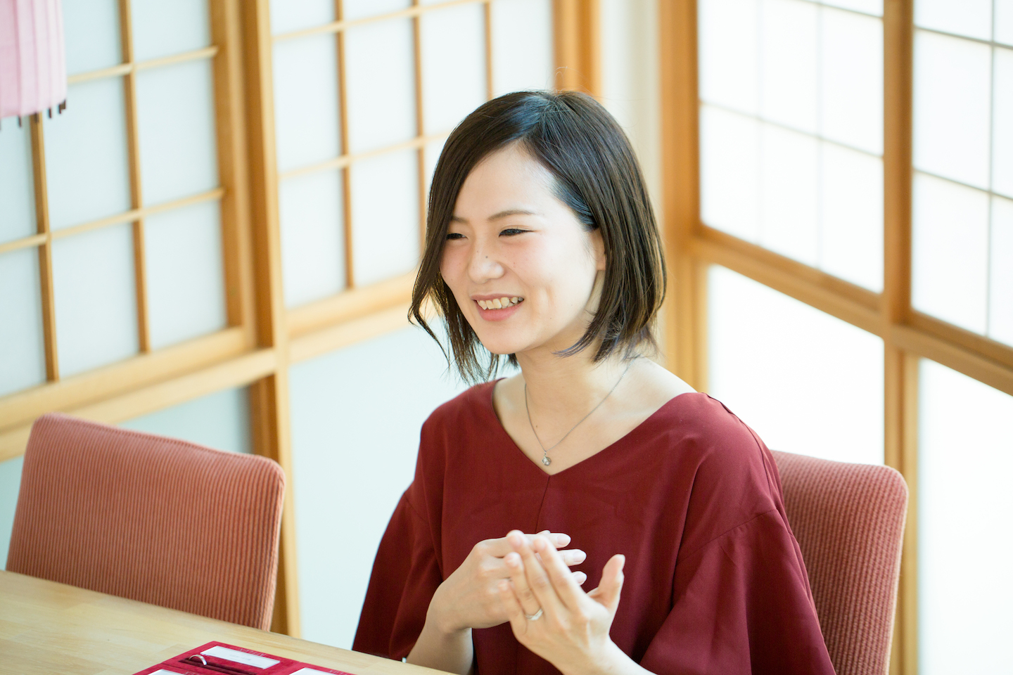 出本七瀬さん インタビュー風景